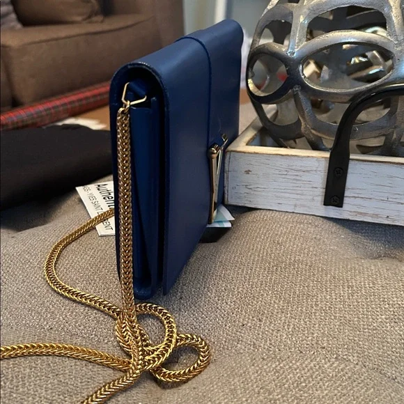 Yves Saint Laurent Y-Linge Clutch/Crossbody Gold Chain bag - Picture 5 of 11